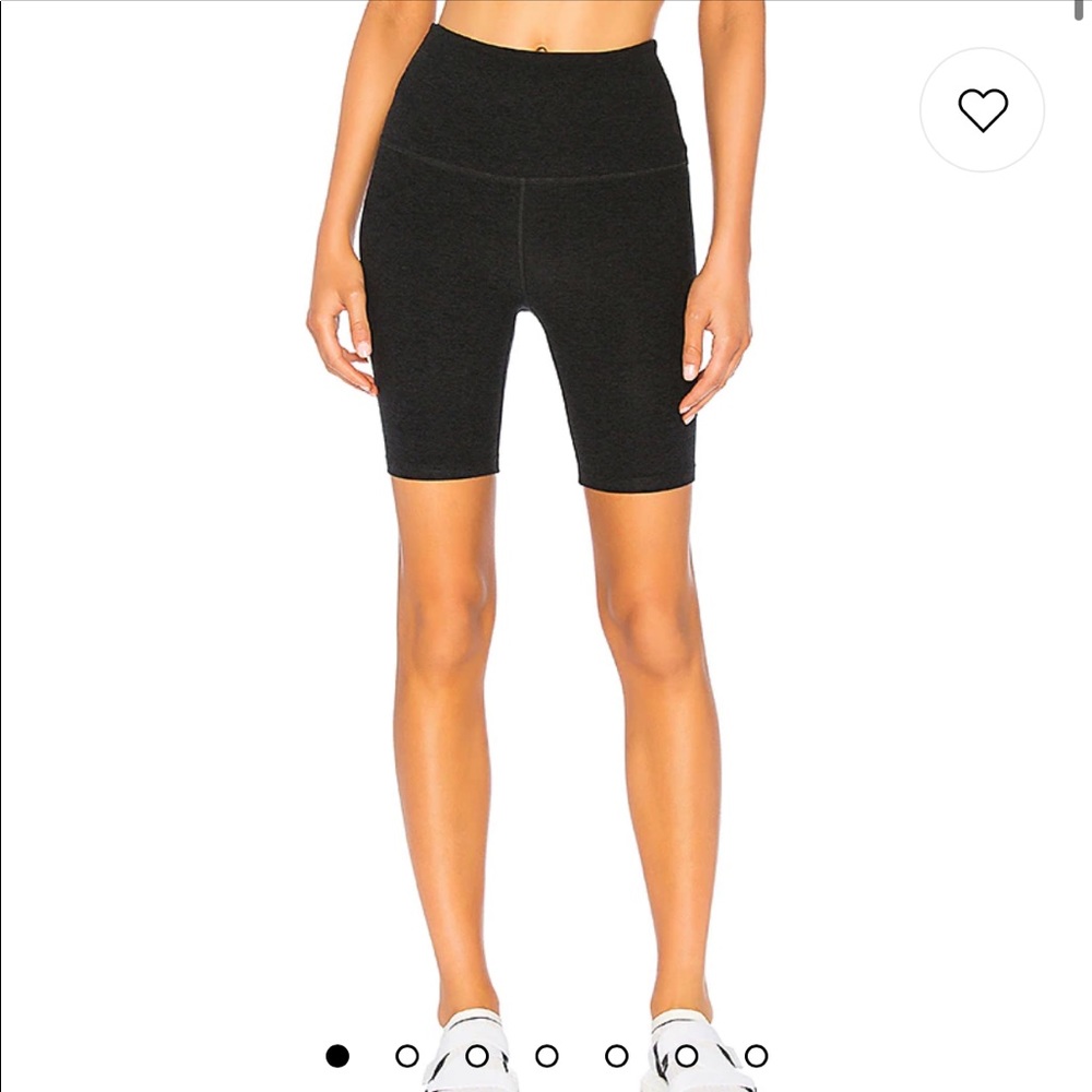 Beyond yoga Biker Short 6” charcoal grey